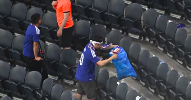Au Japon, nettoyer le stade est une seconde nature